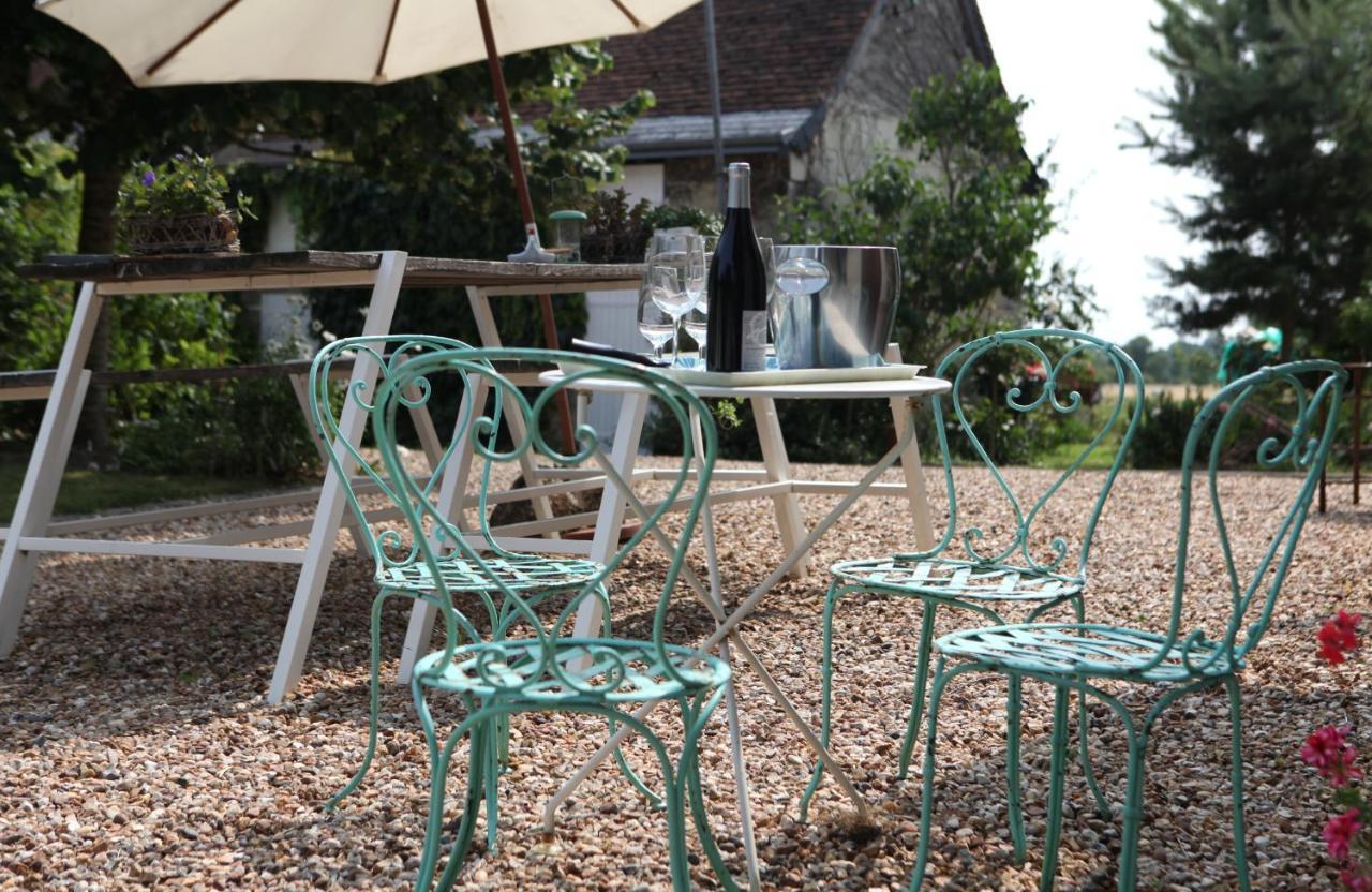 Une Maison, Un Jardin Berthenay Exterior foto